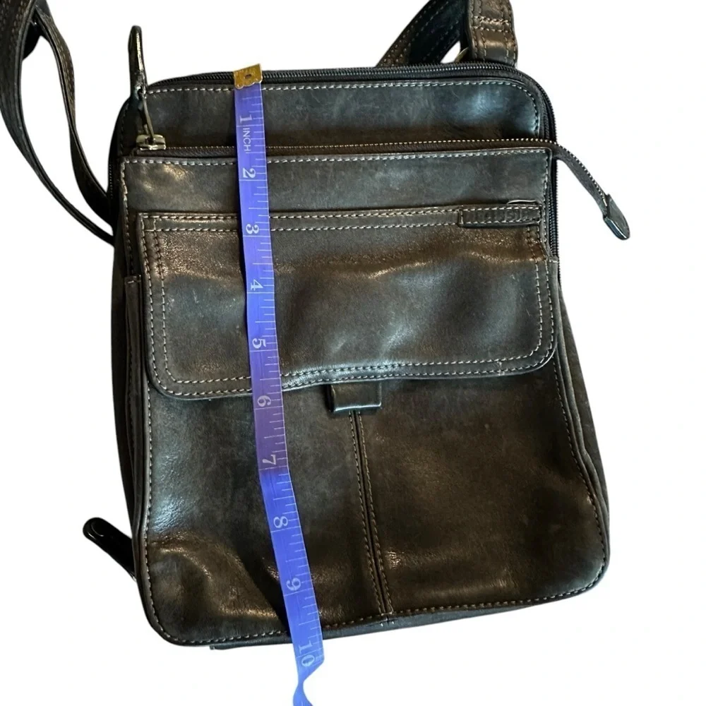 Fossil Black Leather Crossbody Bag with Adjustable Strap